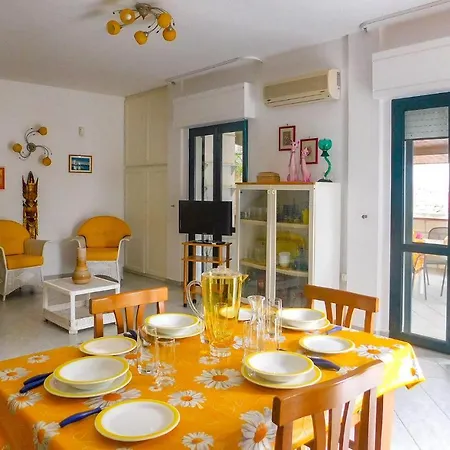 Stunning In W/ 3 Bedrooms Nyaraló